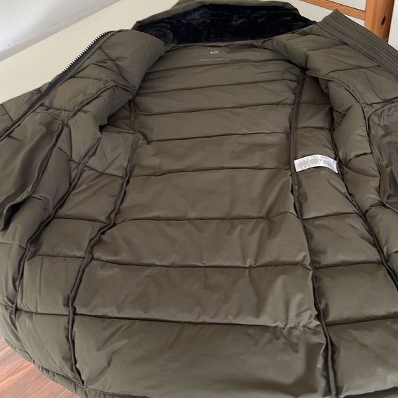 NWOT Longer length Puffer Coat S - Picture 4 of 4